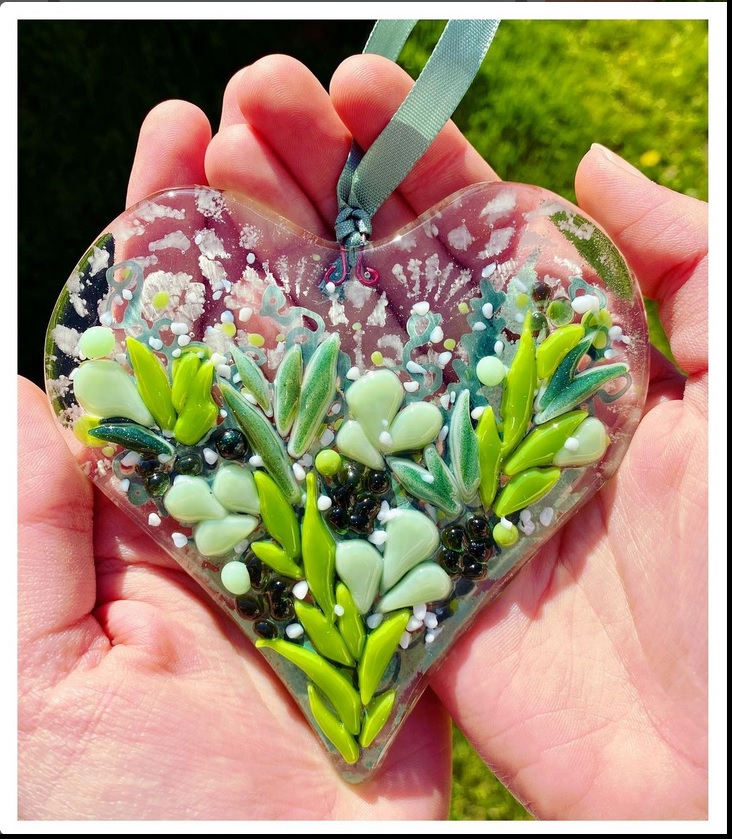 'Hearts of Flowers' in fused glass with Michelle of 'Lakeshore Arts' 