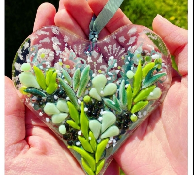 'Hearts of Flowers' in fused glass with Michelle of 'Lakeshore Arts' 